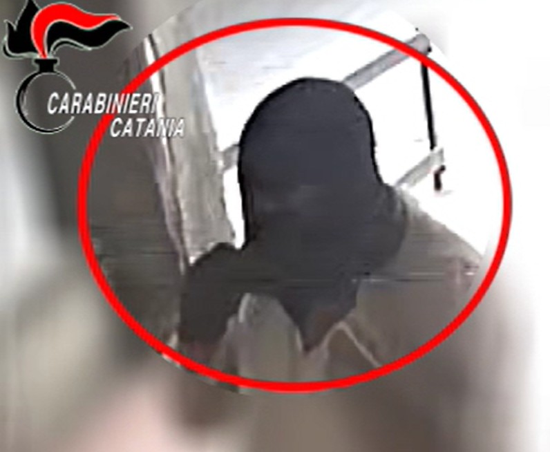 Catania, fermati sette presunti membri di gruppo&hellip;