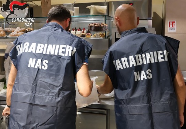 Catania, blatte nel laboratorio di pasticceria: i&hellip;