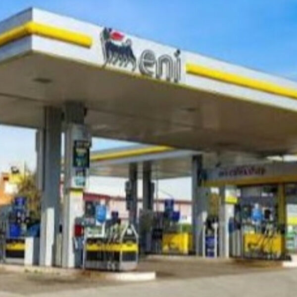 Eni stabilisce un price cap sui carburanti:&hellip;