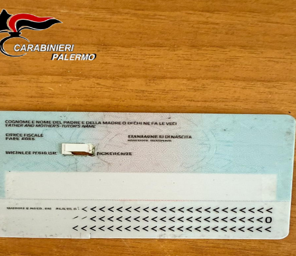 Smarrisce un documento, ma consegna una carta&hellip;