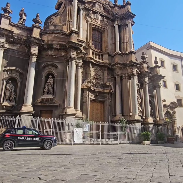 Palermo, aggredirono e rapinarono due turisti in&hellip;