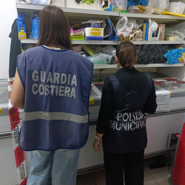 Palermo, oltre 11mila bevande sequestrate, cibo scaduto&hellip;