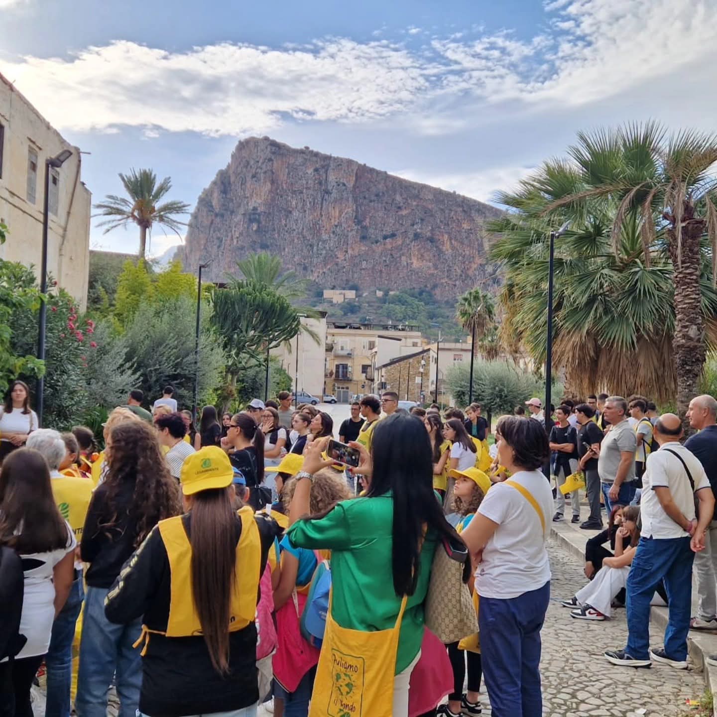 🌍💛 Puliamo il Mondo: Partinico si colora&hellip;