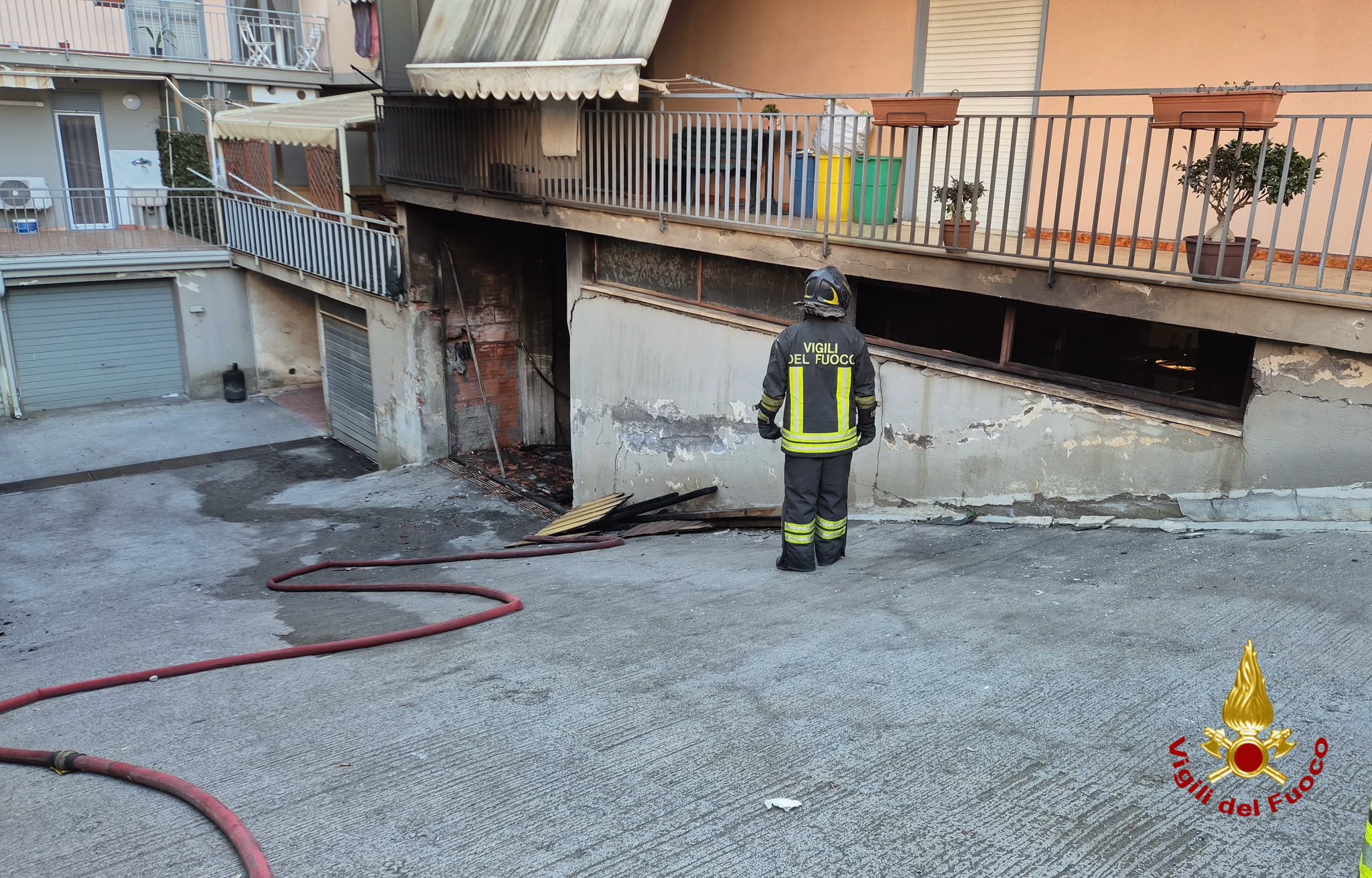 Incendio in un garage a Fiumefreddo di&hellip;