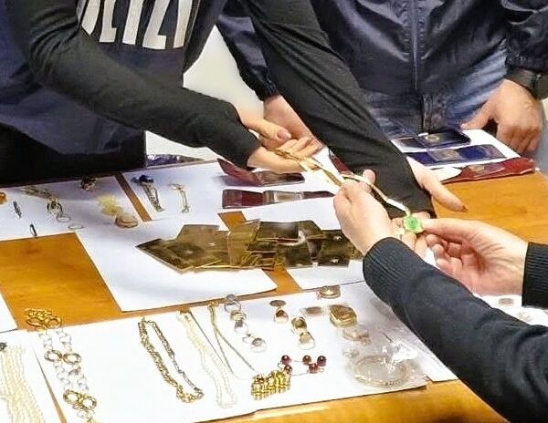Finge di essere maresciallo dei Carabinieri per&hellip;