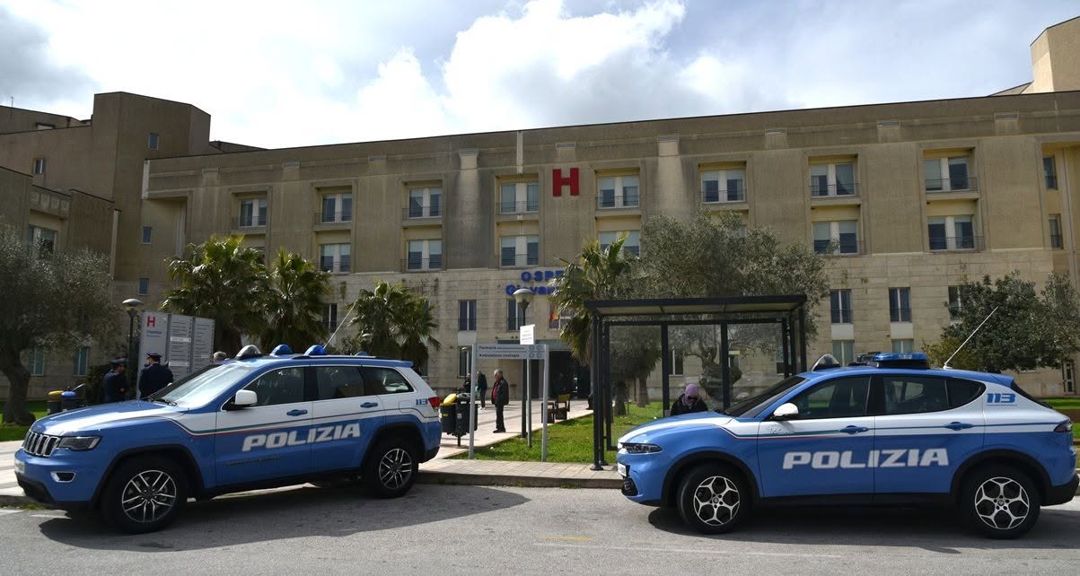 Follia in ospedale a Ragusa: pretende il&hellip;