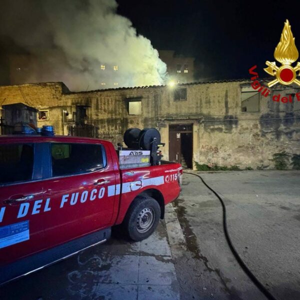 Palermo, incendio nella notte in via Colomba,&hellip;