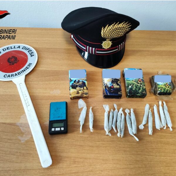 Nasconde 400 grammi di hashish e li&hellip;