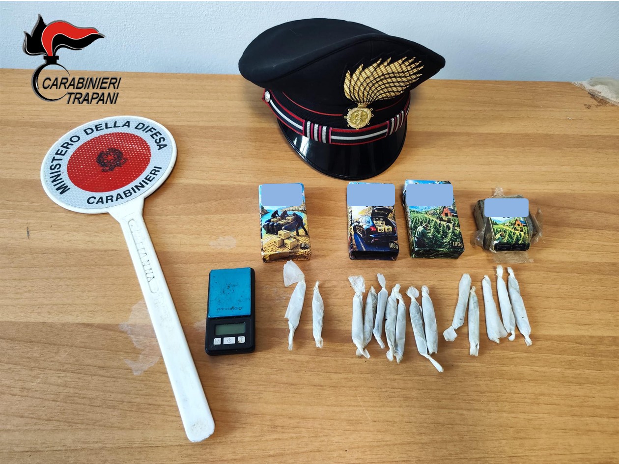 Nasconde 400 grammi di hashish e li&hellip;