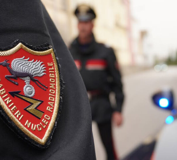 Vittoria, 28enne armato di coltello aggredisce i&hellip;