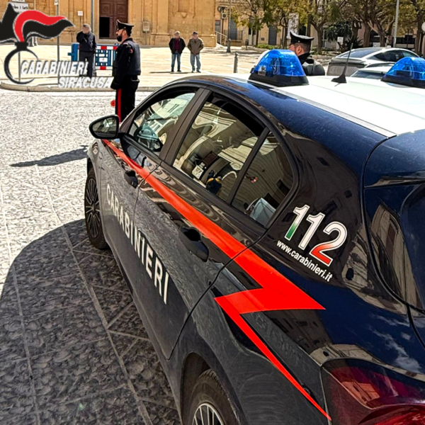 Arresti domiciliari a Bari, ma va a&hellip;