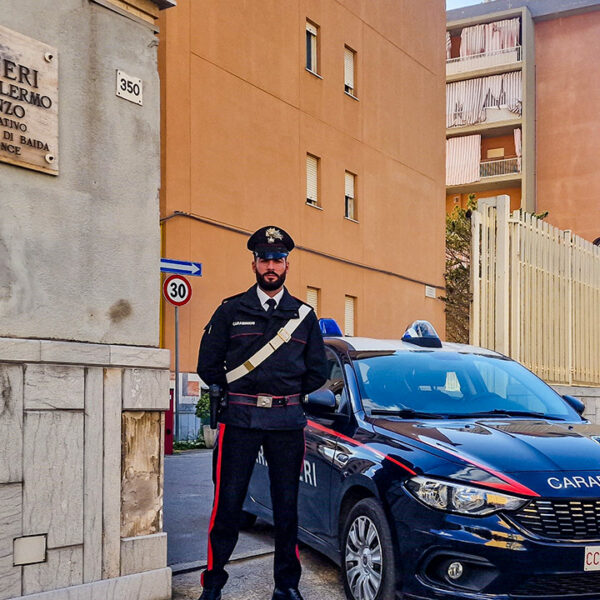 Ruba un’auto, ferisce i Carabinieri contro le&hellip;
