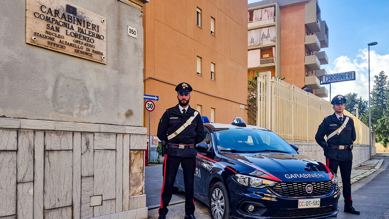 Ruba un’auto, ferisce i Carabinieri contro le&hellip;