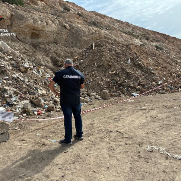 Lampedusa, sigilli al centro rifiuti: sette denunciati