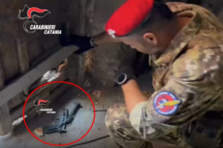 Maxi blitz dei Carabinieri a Palagonia e Scordia: due arresti, armi e 70.000 euro di sanzioni a un locale