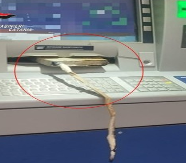 Trovata una “marmotta” esplosiva nel bancomat di&hellip;