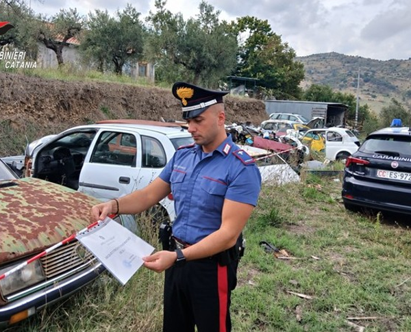 Discarica abusiva di auto e rifiuti ferrosi&hellip;