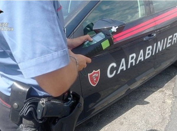 Folle fuga dai Carabinieri tra le vie&hellip;