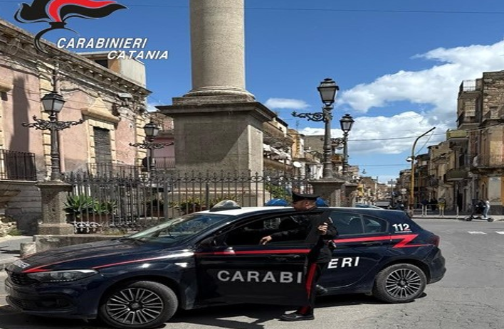 Scordia, 19enne evade dai domiciliari per andare&hellip;