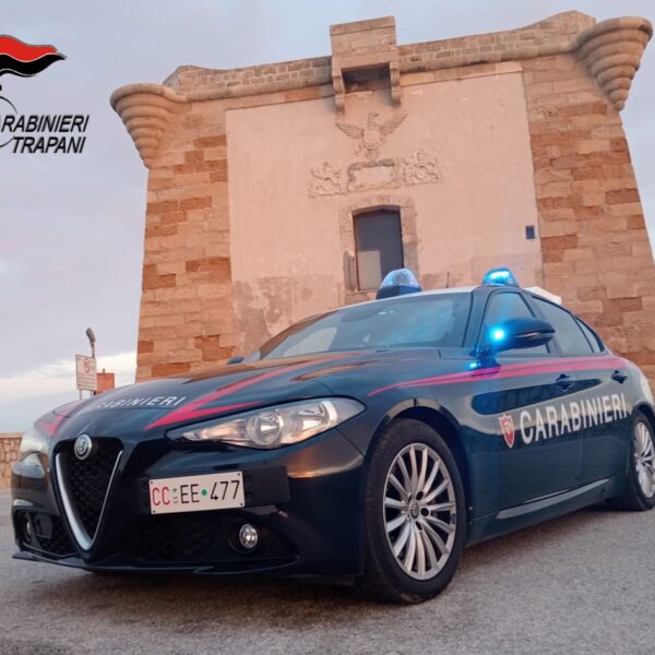 Inseguimento da film a Trapani: auto fugge&hellip;