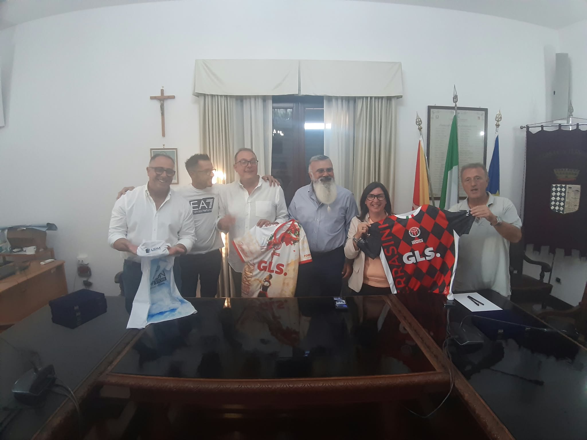 Terrasini Mundi, il sindaco Maniaci alla presentazione&hellip;