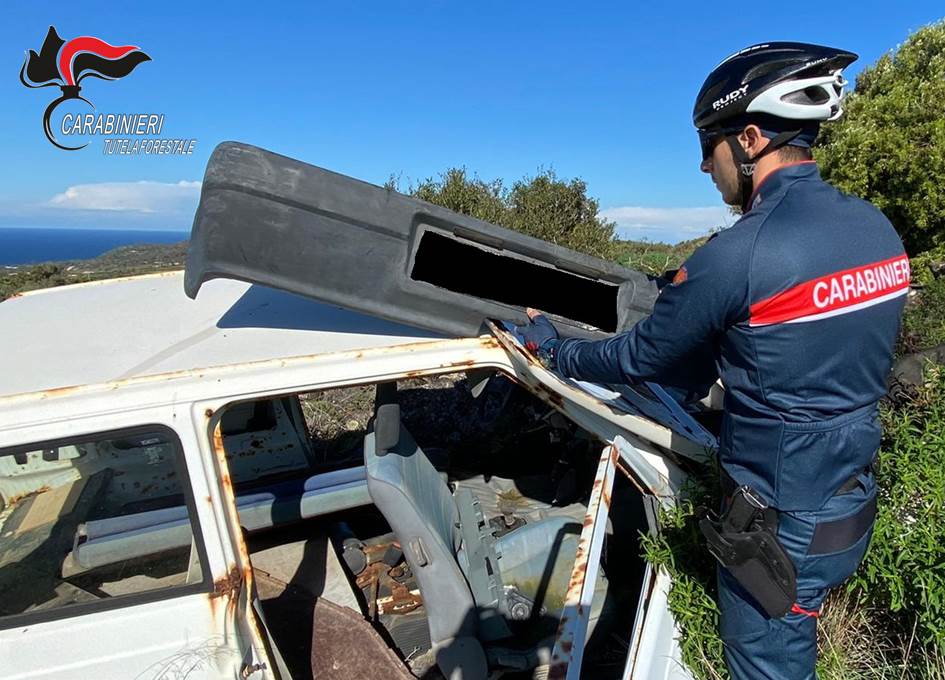 Brucia plastica e ferro tra gli scarti&hellip;