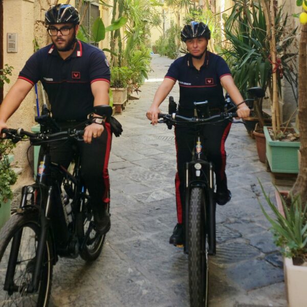 I Carabinieri pattugliano Ortigia in e-bike: più&hellip;
